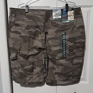 Camouflage Twil Cargo Shorts Canteen Camo Size 40